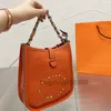 Bolsas de corrente de prata Bolsa mensageiro Bolsa feminina de couro de vaca Bolsa tiracolo Bolsa de ombro larga Bolsa de ombro com alça de toalha qualidade 2023