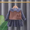 女の子のドレス秋の女の赤ちゃん服子供漫画ベストコットンドレス2pcs/セット春の幼児カジュアルカジュアル服の子供たちのファッショントラックスーツ