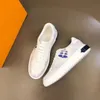 2022デザイナーサンダルシューズRhyton Beige Men Trainers Vintage Sneakes Slippers女性サンダルファッションビーチフラットノンスリップクラシックサイズ38-44 MJKKK00001