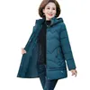 Women's Down Parkas vinterjacka medelålders mors kläder huva parkor lös plus sammet tjock vinterrock kvinnlig varm blixtlåssparka 220909