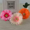 Faux Floral Greenery 10pcs 11cm Artificial Gerbera Flor Head Festa de Natal Festa de Halloween Decoração Falsa Flores Falsas Diy Wreath Garland J220906