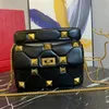 Plunjezakken Lady Sheepskin Leather Chain Bag Flap Messagner Handtas Quality Shoulder Purse Rivetretro Zipper Pocket Colour quilting processM