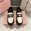 Kutu Elbise Ayakkabıları Lüks Kabartmalı Logo Deri Kayış Loafer'lar Tütün Siyah beyaz Moda Mius Outdoor Kadın tasarımcı spor ayakkabıları eğitmenleri boyutu 34-40