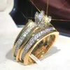 Huitan 2pcs Conjunto de noivas Anel de luxo colorido dourado em forma geométrica Jóias de casamento Mulheres micro pave cz anéis de noivado da proposta de senhora x1792348