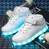 Scarpe da ginnastica Taglia 2546 Scarpe a LED per bambini Pantofole a led per bambini Adulti Feminino tenis Ragazzi Ragazze Sneakers luminose con luci incandescenti 220909