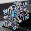 Broches rétro exquises flocons de neige de noël, strass bleu, flocon de neige pour femmes, broche de collier de manteau, cadeau de noël