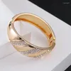 Armreif ORNAPEADIA Armbänder für Frauen Schmuck minimalistisch gebogen glatt diamantbesetzt vergoldet Frühling Großhandel