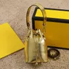 デザイナーマルチカラーミニバケットバッグファッションレディースレザーハンドバッグ財布手紙金属装飾巾着ショルダークロスボディバッグトップハンド
