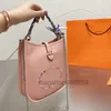 Bolsas de corrente de prata Bolsa mensageiro Bolsa feminina de couro de vaca Bolsa tiracolo Bolsa de ombro larga Bolsa de ombro com alça de toalha qualidade 2023