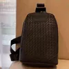 Taille Taschen bum Taschen Hohe Kapazität Woven Brust Schulter Taschen Männer Handtasche Leder Designer Marke Umhängetasche Männlichen Business Geldbörsen 220314