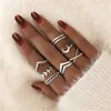 Anelli a grappolo Boho Vintage Gold Color Metal Knuckle per le donne Crystal Moon Star Geometric Twist Set di dita femminili Gioielli di moda