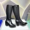 Высокие каблуки модные ботинки дизайнер западные ботинки черные коленные глянцевые женщины сексуальные длинные туфли темная лодыжка подлинная кожаная сплошная обувь на открытом воздухе 7 см.