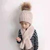 Czapki Czapki Besar Nyata Bulu Pompon Hat Syal Set Anak Musim Dingin Rajutan Wol Tebal Beanie Topi untuk Anak-anak Usia 3-10 T220907