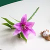 Dekorativa blommor Singel 3-huvud Filmhandtag Kort Rod Lily Imitation Flower Plastic Wedding Decoration Fake House Decor