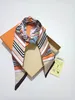 Couleurs unies foulard Hijab écharpe pour femmes soie Satin bandeau cheveux foulards femme carré châles foulards pour dames cadeau