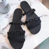 Été nouveau style pantoufle classique lettre chaîne plage sandale mode fond plat éraflures sandale femmes vacances pantoufles luxe femmes tempérament sandales