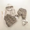 Зимние наряды для малышей для мальчиков. Теплые детские комплекты из 3 предметов. Пальто с капюшоном. Клетчатые штаны. Жилет в клетку. Комплект детской одежды 12M5T T200709429280