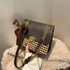 Kvällspåsar mycket handväska pu läder hundhoundstooth mönster kvinnors axel designer fyrkantiga väskor kvinnliga plånböcker