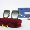 1606 Óculos de sol de luxo de topo Designer de lentes Polaroid Womens masculino, óculos de óculos sênior para mulheres, molduras de óculos de metal vintage de metal com caixa