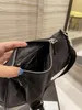 イブニングバッグバッグショルダー女性脇の下大容量メッセンジャートレンディなデザインハンドバッグシンプルカジュアルクロスボディショッピング女性財布 1030