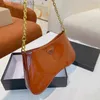 حقائب المساء الإبطين الإبطين السلسلة الذهبية حقيبة اليد أكياس كتف براءة اختراع مصممة رفاهية العلامة التجارية Crossbody محافظ المحافظ مصممة 2022