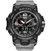 Montres sur les bracelets pour hommes 50m Alarme d'horloge imperméable Reloj Hombre 1545d Dual Display Wristwatch Quartz Military Watch Menti