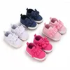 Chaussures de sport nées fille Prewalker fond souple anti-dérapant chaussures classique couleur unie princesse berceau dentelle fleur bébé