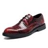 Kl￤dskor lyxiga m￤n f￤rg matchande modedesigner loafers aff￤r br￶llop dans formell sko non-halp manlig avslappnad b￥t