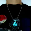 Pendentif Colliers Mode Collier lumineux pour hommes Hip Hop Glow dans le noir Faucille de la mort Steampunk Halloween Party Bijoux