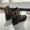 2022 Nya plattformskvinnor Stövlar Rundtå snörning PU LEATHER DESIGNER Kort ankel Khaki Black Leopard Print Boots