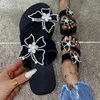 Tofflor mode kvinnor skor kristall fjäril kvinnors sandaler sommar öppen tå flip flops inomhus damer elegant plattform