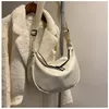 HBP Bags Dames 2023 Nieuwe herfst Winter Trendy Koreaanse versie Large capaciteit Messenger Bag Casual lichtgewicht Oxford Doek Simple Dumpling Bag