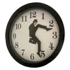 Horloges murales Ministry of Silly Walks Horloge murale Monty Python Flying Circus Perfect Capture Classic Wall Watch Funny Walking Silent Mute Clock 220909