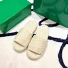 Sandały zewnętrzne projektant slajdów bawełniane kapcie podeszwy suwaki śliski tkanin gumowy futrzany trawa zielona gruba dolna klin FFY Resort