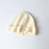 Kinder Brief Patch Gestrickte Beanie Kinder Einfarbig Wolle Häkeln Turban Motorhaube für Mädchen Junge Winter Hut Bebes Kleinkind Hüte