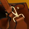 Abendbeutel Mode -Einkaufstasche Cross Lod Bags Frauen Schulterbeteiligte Leder Hardware Pailletten Buchstaben gro￟e Kapazit￤t Unregelm￤￟ige Handtasche Rotary Schloss ￖffnung Schlie￟en