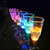 Bicchieri da vino Flash LED Cambia colore Attivato dall'acqua Illuminato Champagne Birra Whisky Bicchiere da 150 ml Bicchiere dal design elegante Cocktail Party Novità 5 once