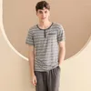 Herren-Nachtwäsche, Frühlings- und Sommer-Männer-Streifen-Pyjama-Sets, modales Home-Wear-Set, weiches, lässiges Schlaf-Kurzarm-Oberteil und lange Hosen