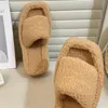 Designer Womens talons sandales coincer les pantoufles 10 cm chaussures habill￩es de luxe f￪te de mariage en cuir en cuir en cuir femmes pantoufles tongs les tongs des tongs 35-41