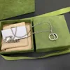Topp lyxdesign halsband för män och kvinnor designer brevhänge halsband kedja mode smycken leverans