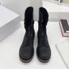 New Women's Martin Boots مصمم رعامة أحذية جلدية مسطحة من الربيع السميك السميك والخريف من جلد الغنم الثلج Retro