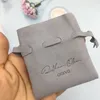 Geschenkpapier 50 Stück personalisierte gestempelte Marke Luxus-Wildleder-Schmuckpaket Halskette Armband Kordelzugbeutel Verpackung Mikrofaserbeutel 220913