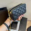 حقائب يد نسائية بتصميم 2022 Luxurys Becky حقيبة مصممي سلسلة Lingge حقيبة يد حقائب كاميرا محفظة جلدية حقائب كتف Crossbody S 2209131D
