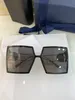 Luksusowe okulary przeciwsłoneczne dla kobiet Kobiety Okulary przeciwsłoneczne dla mężczyzn Mężczyzn Vintage Modna pusta noga chłodna duża kwadratowa rama UV400 P6370466