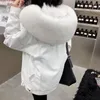 Kvinnans jackor Kvinnor 2022 Winter Jacket Coat Women Holes White Denim riktigt stor päls krage huva foder lös koreanska