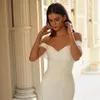 Sexy Simple Sirène Robe De Mariée Hors Épaule Applique Plis Dos Nu À Lacets Dos Satin Balayage Train Jardin Robe De Mariée Sur Mesure