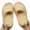 Tofflor flip flop sommaren mäns sandaler andas cool utomhus strandljus non slip flops mens