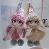 Keychains Pompom Big Eye Baby Key Chain Cute Fluffy Plush Doll Nyckelringar Kvinnor Girl Bags Keyrings Cars Key Ring Gift Charming Decoration T220909