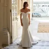 Sexy Simple Sirène Robe De Mariée Hors Épaule Applique Plis Dos Nu À Lacets Dos Satin Balayage Train Jardin Robe De Mariée Sur Mesure