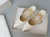 Sandali di fascia alta a punta alta moda fibbia in cristallo con diamanti catena tacchi alti in vera pelle scarpe firmate da donna scarpe da passeggio di lusso per feste Pantofole taglia 35-41